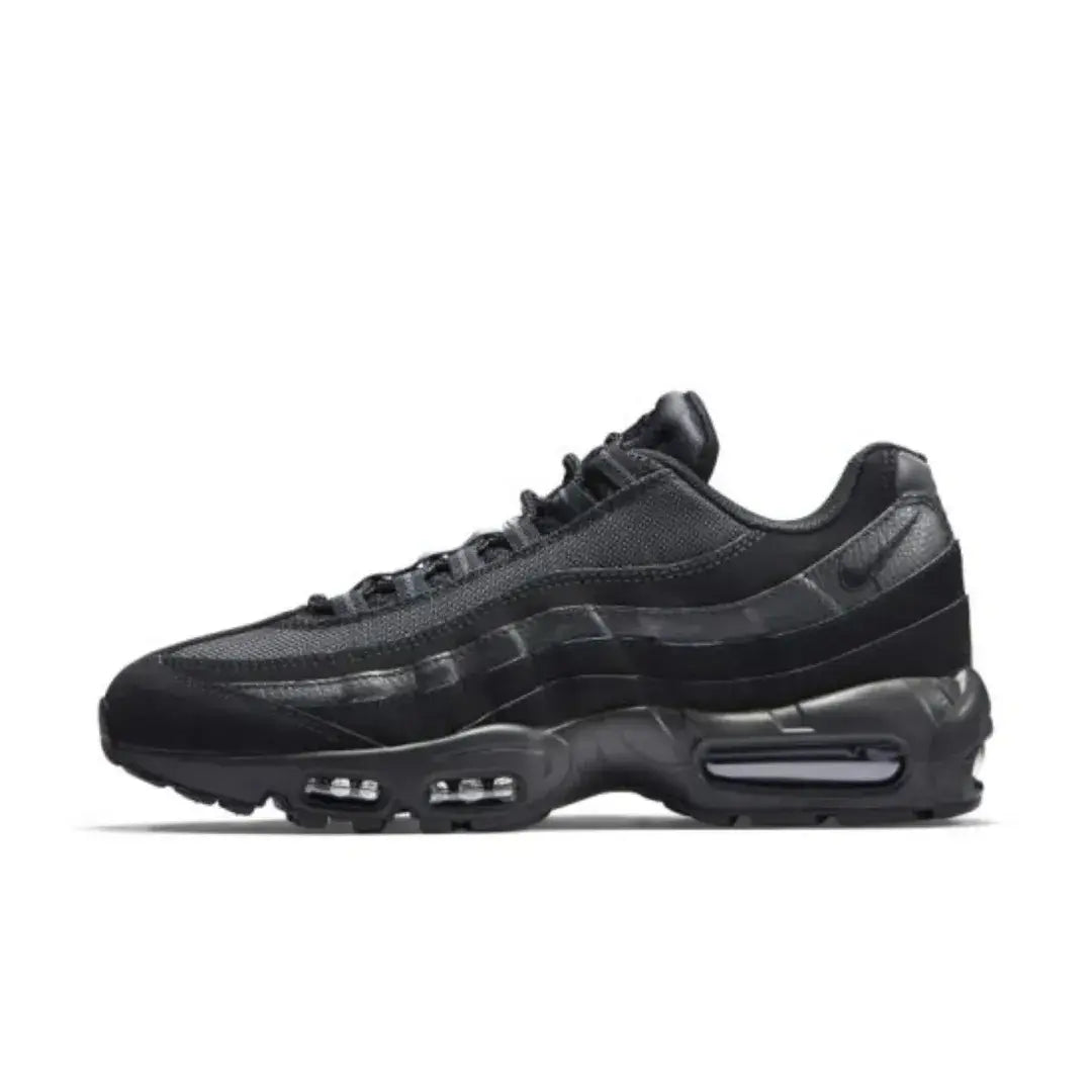 Nike 95 Essential (Black)