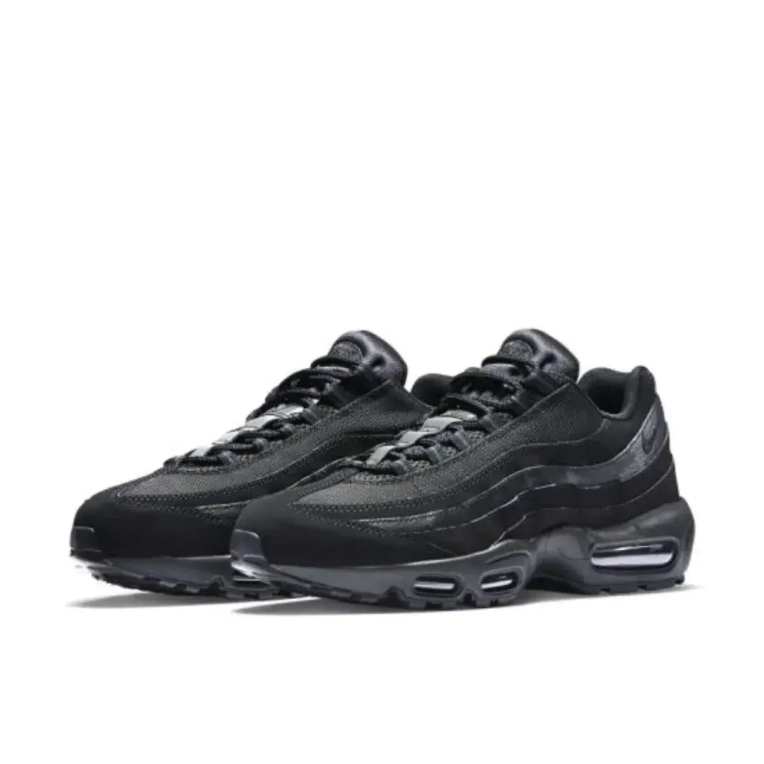 Nike 95 Essential (Black)