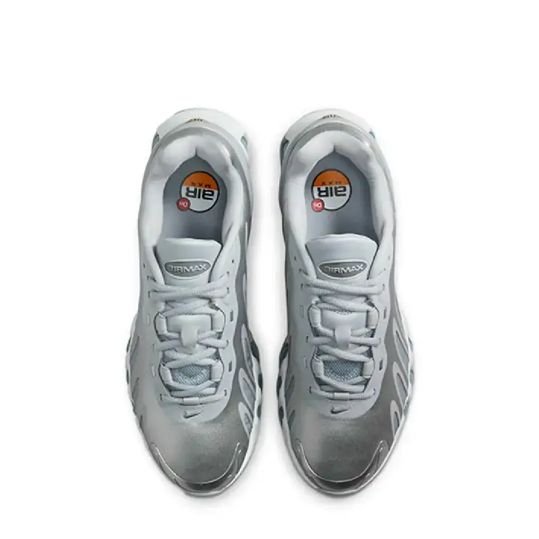 Nike DN8 (Metallic Silver)